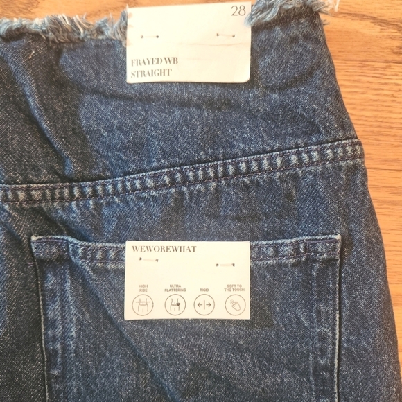 NWT WeWoreWhat Frayed WB Straight Jean in True Blue, Size 28 - Picture 7 of 10